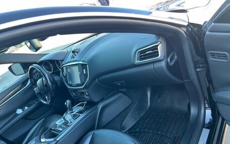Maserati Ghibli, 2015 год, 2 400 000 рублей, 2 фотография