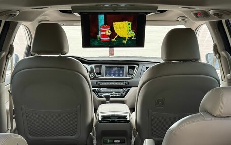 KIA Carnival III, 2019 год, 4 000 000 рублей, 10 фотография