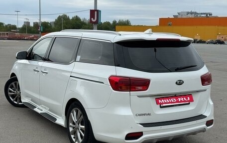 KIA Carnival III, 2019 год, 4 000 000 рублей, 9 фотография