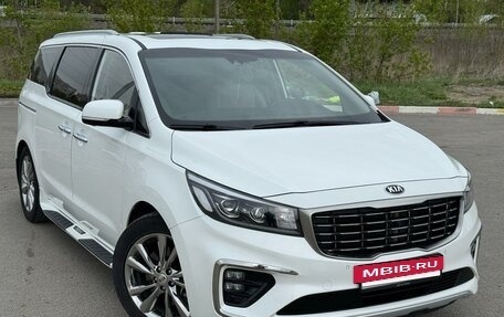 KIA Carnival III, 2019 год, 4 000 000 рублей, 7 фотография