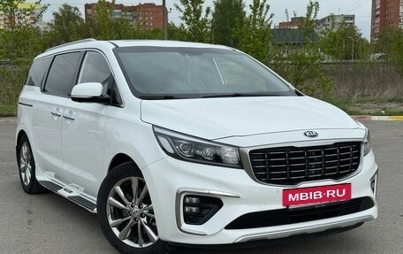 KIA Carnival III, 2019 год, 4 000 000 рублей, 16 фотография