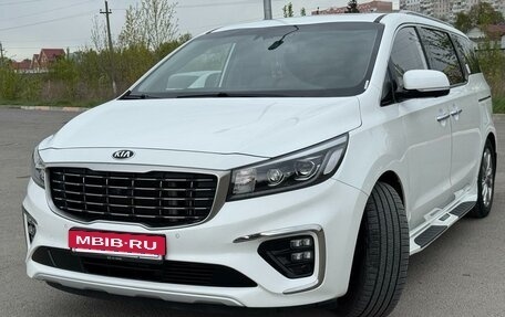 KIA Carnival III, 2019 год, 4 000 000 рублей, 11 фотография