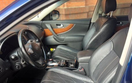 Infiniti QX70, 2014 год, 3 280 000 рублей, 9 фотография