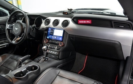 Ford Mustang VI рестайлинг, 2016 год, 2 950 000 рублей, 18 фотография