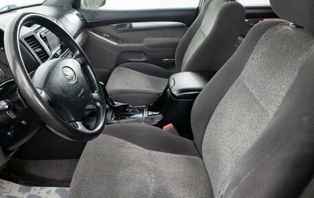 Toyota Land Cruiser Prado 120 рестайлинг, 2005 год, 1 899 000 рублей, 8 фотография