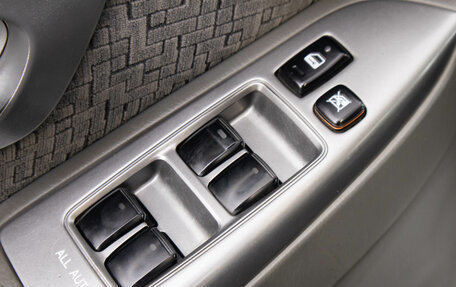 Toyota Land Cruiser Prado 120 рестайлинг, 2005 год, 1 899 000 рублей, 9 фотография