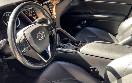 Toyota Camry, 2018 год, 2 500 000 рублей, 6 фотография