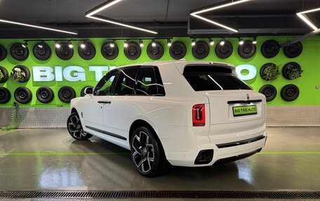 Rolls-Royce Cullinan, 2025 год, 92 000 000 рублей, 6 фотография