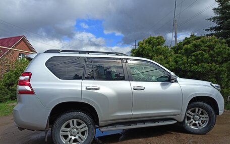 Toyota Land Cruiser Prado 150 рестайлинг 2, 2017 год, 4 100 000 рублей, 4 фотография