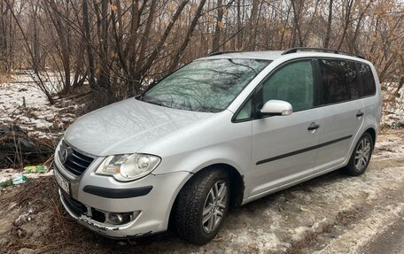 Volkswagen Touran III, 2008 год, 600 000 рублей, 3 фотография