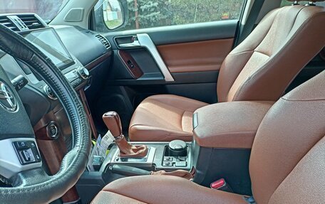 Toyota Land Cruiser Prado 150 рестайлинг 2, 2017 год, 4 100 000 рублей, 7 фотография