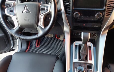 Mitsubishi Pajero Sport III рестайлинг, 2018 год, 3 150 000 рублей, 9 фотография