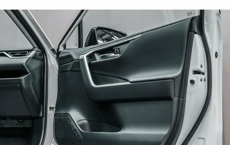 Toyota RAV4, 2025 год, 4 880 000 рублей, 17 фотография