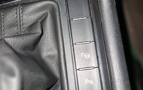 Volkswagen Tiguan II, 2019 год, 2 600 000 рублей, 20 фотография
