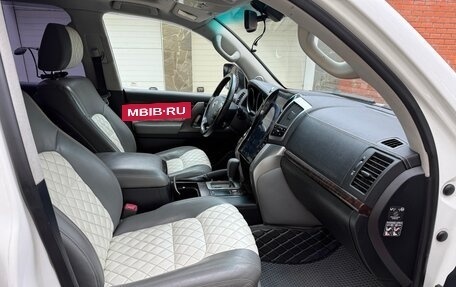 Toyota Land Cruiser 200, 2010 год, 2 600 000 рублей, 6 фотография