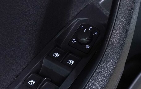 Skoda Karoq I, 2022 год, 2 999 000 рублей, 20 фотография