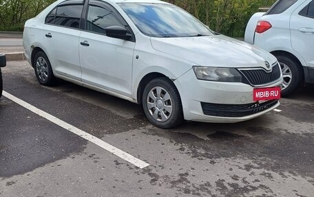 Skoda Rapid I, 2015 год, 700 000 рублей, 2 фотография