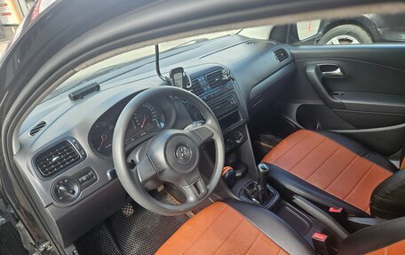 Volkswagen Polo VI (EU Market), 2011 год, 700 000 рублей, 8 фотография