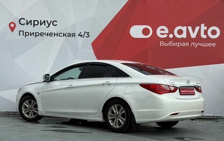 Hyundai Sonata VI, 2011 год, 970 000 рублей, 3 фотография