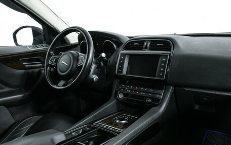 Jaguar F-Pace, 2017 год, 2 850 000 рублей, 9 фотография