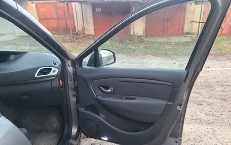 Renault Scenic III, 2010 год, 580 000 рублей, 3 фотография