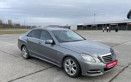 Mercedes-Benz E-Класс, 2010 год, 1 499 000 рублей, 2 фотография