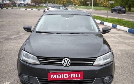 Volkswagen Jetta VI, 2013 год, 780 000 рублей, 2 фотография