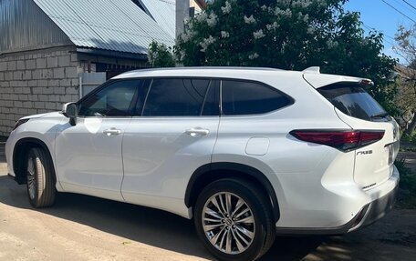 Toyota Highlander, 2025 год, 5 500 000 рублей, 2 фотография