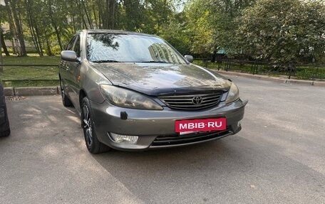 Toyota Camry V40, 2005 год, 1 050 000 рублей, 2 фотография