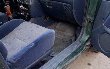 Mitsubishi Carisma I, 2000 год, 210 000 рублей, 13 фотография