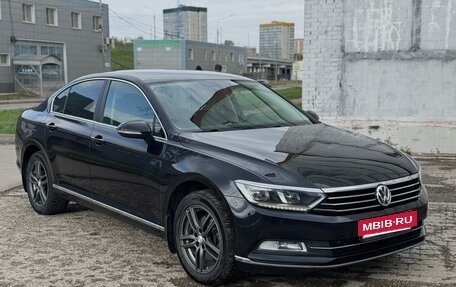 Volkswagen Passat B8 рестайлинг, 2017 год, 1 790 000 рублей, 3 фотография