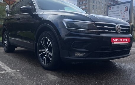 Volkswagen Tiguan II, 2018 год, 2 350 000 рублей, 2 фотография