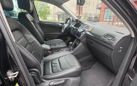 Volkswagen Tiguan II, 2018 год, 2 350 000 рублей, 18 фотография