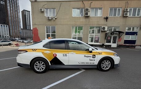 Toyota Camry, 2019 год, 1 655 000 рублей, 4 фотография