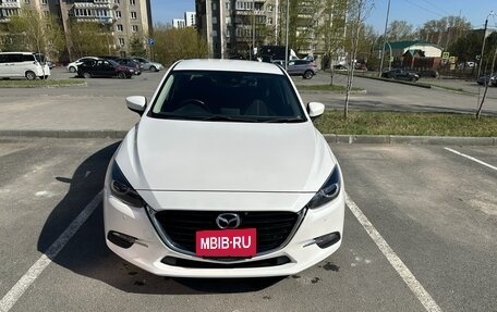 Mazda Axela, 2019 год, 1 900 000 рублей, 3 фотография