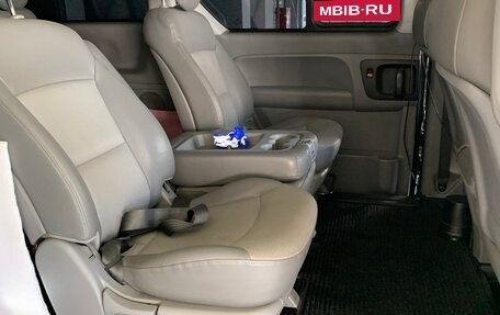 Hyundai Grand Starex Grand Starex I рестайлинг 2, 2009 год, 2 000 000 рублей, 12 фотография