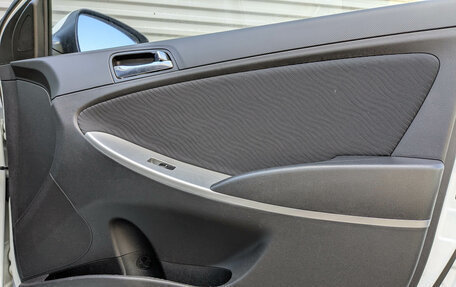Hyundai Solaris II рестайлинг, 2014 год, 900 000 рублей, 24 фотография