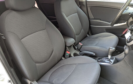 Hyundai Solaris II рестайлинг, 2014 год, 900 000 рублей, 23 фотография