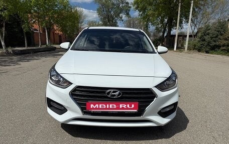 Hyundai Solaris II рестайлинг, 2018 год, 1 550 000 рублей, 2 фотография