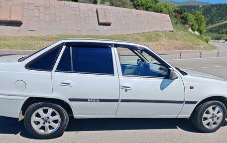 Daewoo Nexia I рестайлинг, 1997 год, 190 000 рублей, 3 фотография