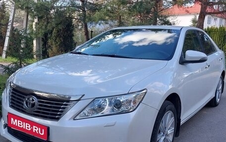 Toyota Camry, 2014 год, 1 900 000 рублей, 8 фотография
