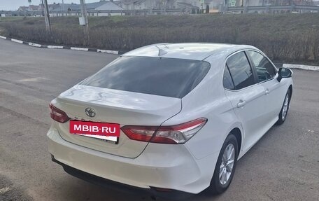 Toyota Camry, 2018 год, 2 550 000 рублей, 3 фотография