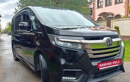 Honda Stepwgn IV, 2018 год, 2 540 000 рублей, 4 фотография