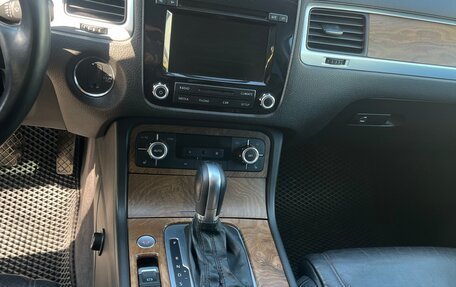 Volkswagen Touareg III, 2012 год, 2 290 000 рублей, 3 фотография