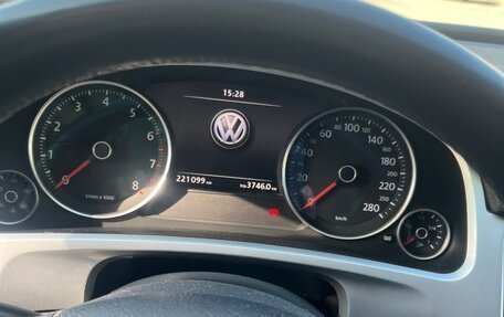 Volkswagen Touareg III, 2012 год, 2 290 000 рублей, 4 фотография