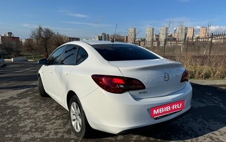 Opel Astra J, 2014 год, 989 000 рублей, 3 фотография