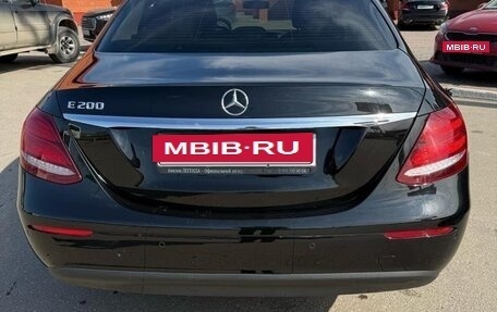 Mercedes-Benz E-Класс, 2019 год, 2 900 000 рублей, 3 фотография
