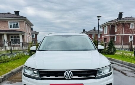 Volkswagen Tiguan II, 2018 год, 3 200 000 рублей, 2 фотография
