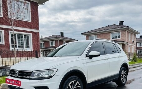 Volkswagen Tiguan II, 2018 год, 3 200 000 рублей, 3 фотография