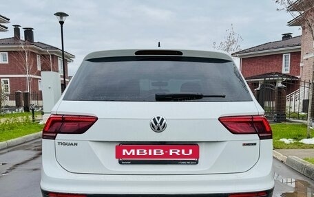 Volkswagen Tiguan II, 2018 год, 3 200 000 рублей, 4 фотография